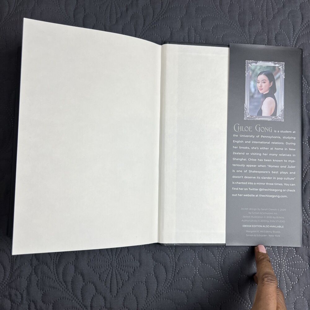 These Violent Delights Duet Set Hardcover, by Gong Chloe - NEW Pristine - Picture 6 of 13